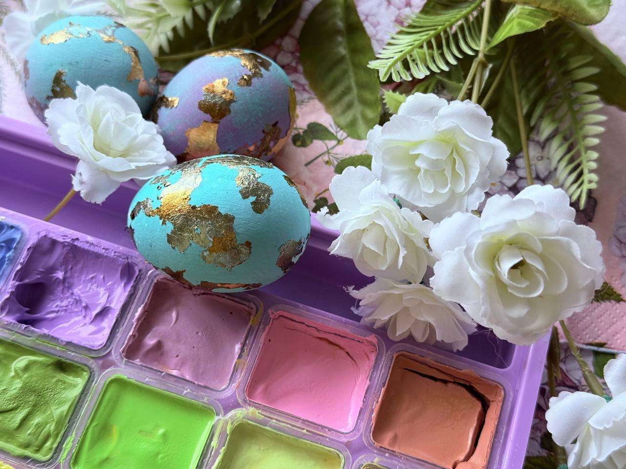 Пасхальная нежность с МИЯ 🐰 Завтра наступит светлый праздник Пасхи, и если вы еще не решили, как украсить яйца, у нас есть идея, от которой невозможно оторваться